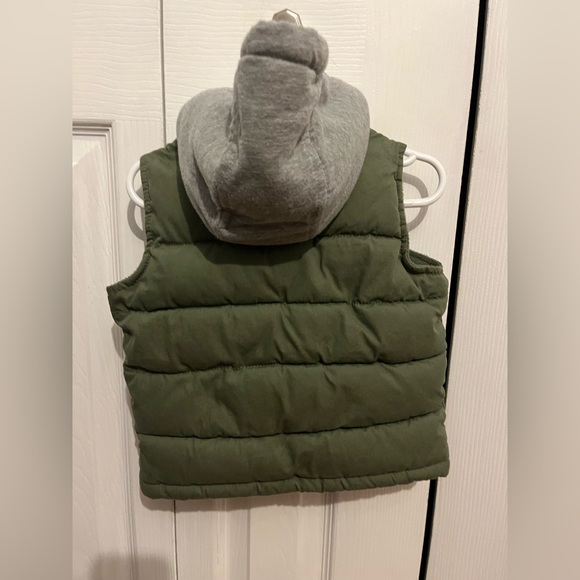 Old Navy Toddler Boys Hooded Vest - Picture 2 of 3